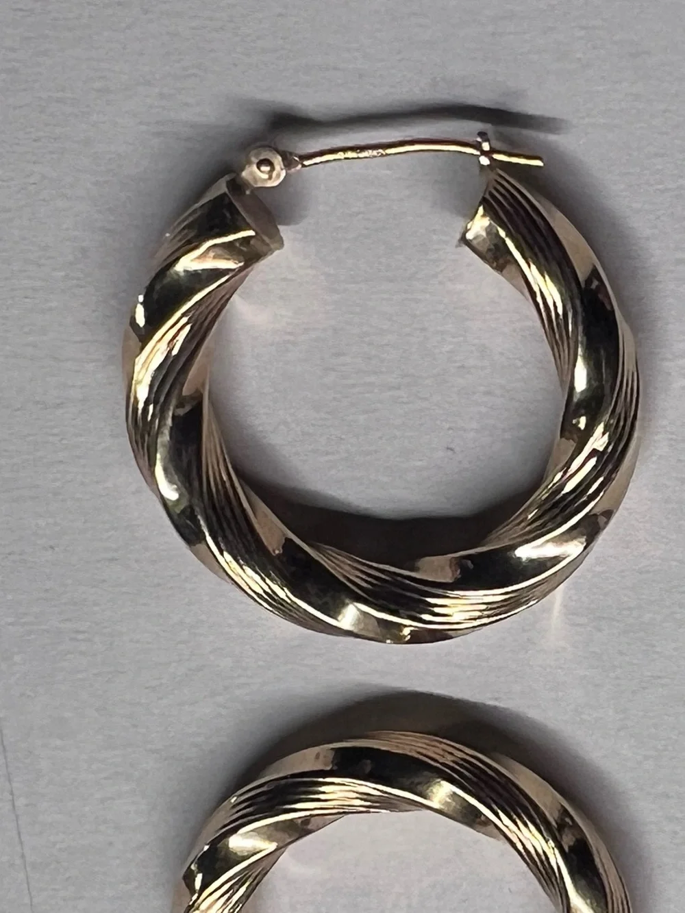 14K 1.5g Twisted Rope hollow Hoop earrings vintage 1980s authentic classic